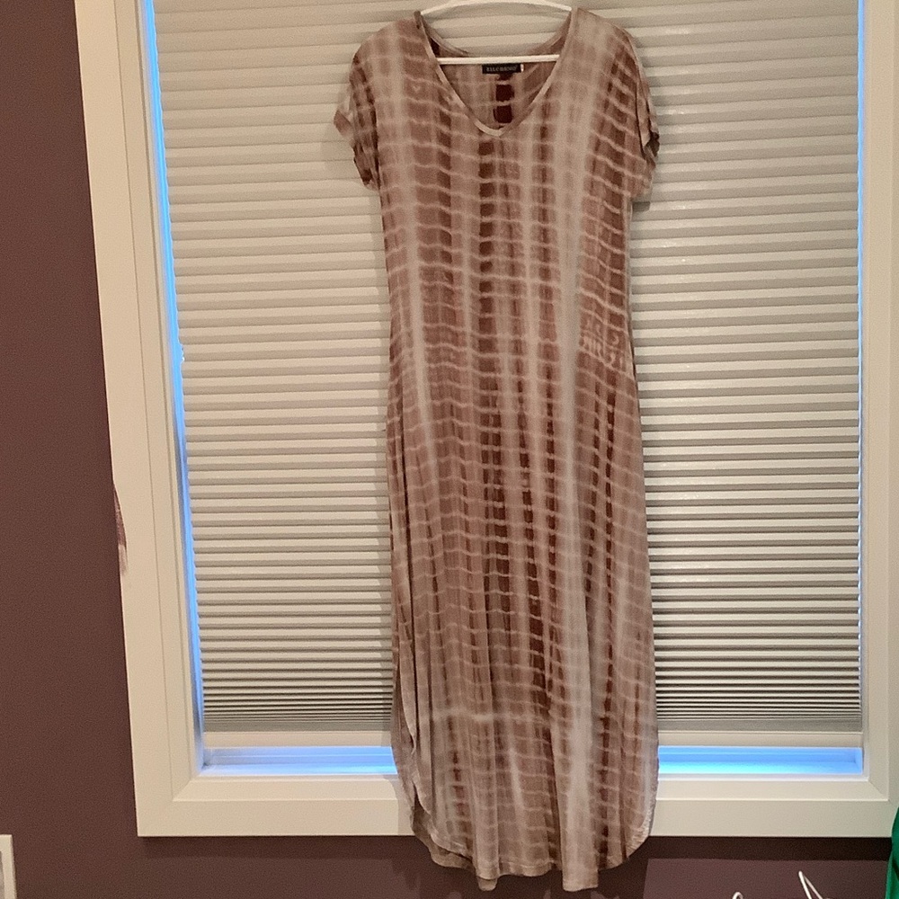 Women’s Elegant Striped Tan Maxi Dress